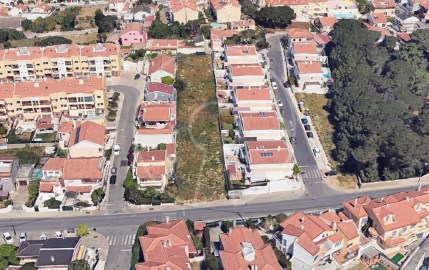 Villa de 4 dormitorios con piscina en pequeño cond