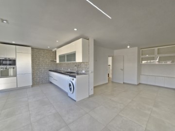 Apartamento T1+1 - Penha ERA Imobiliária Faro