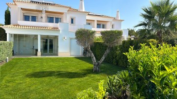 Villa com 4 quartos em Vilamoura