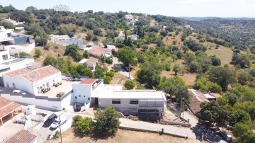 Villa with 3-bedrooms and private pool in São Brás