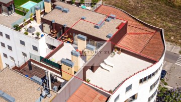 Penthouse 4 Bedrooms in Loures
