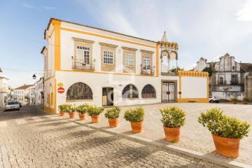 Local en Évora (São Mamede, Sé, São Pedro e Santo Antão)
