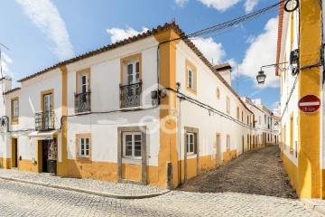 House 3 Bedrooms in Évora (São Mamede, Sé, São Pedro e Santo Antão)