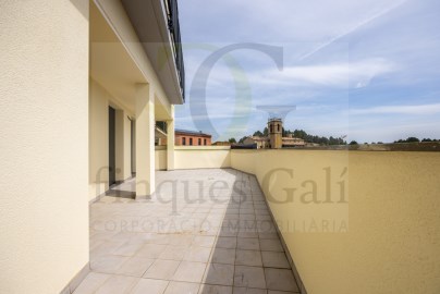 Apartment 4 Bedrooms in Castellgalí