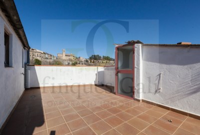 House 4 Bedrooms in Castellgalí
