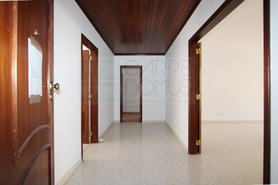 Apartamento T3 com 147m2, varanda, em Santarém (9)
