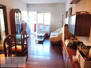 Apartment 3 Bedrooms in Sant Martí