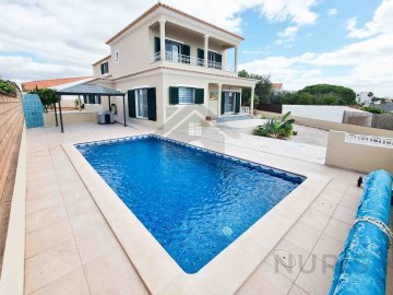 House for Sale in Lagoa