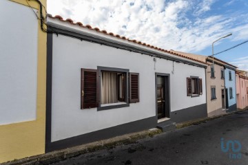 House 2 Bedrooms in Rosto de Cão (Livramento)