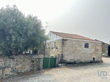House 3 Bedrooms in Leomil, Mido, Senouras e Aldeia Nova