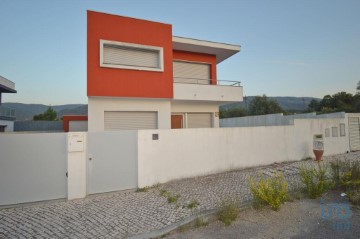 House 3 Bedrooms in Miranda do Corvo