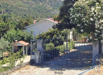 Country homes 4 Bedrooms in Mizarela, Pêro Soares e Vila Soeiro