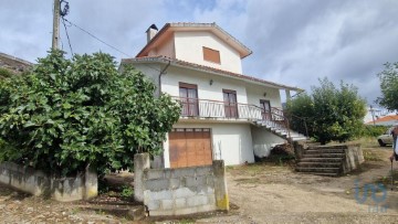House 3 Bedrooms in Lamego (Almacave e Sé)