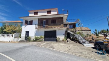 House 5 Bedrooms in Romãs, Decermilo e Vila Longa