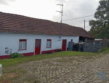 House 3 Bedrooms in Alvaiázere
