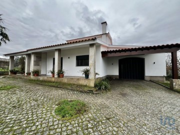 House 4 Bedrooms in Oliveira de Frades, Souto de Lafões e Sejães