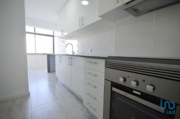 Apartamento 3 Quartos em Amora