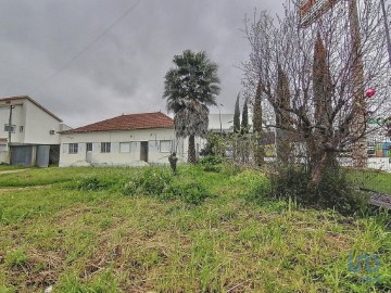 House 3 Bedrooms in Meia Via