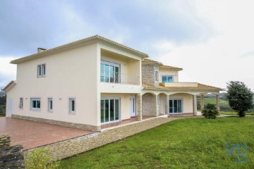 House 5 Bedrooms in Ericeira