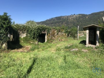 House  in Labrujó, Rendufe e Vilar do Monte