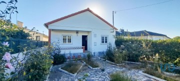 House 3 Bedrooms in Ponte do Rol