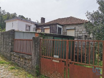 House 3 Bedrooms in Covas