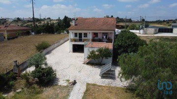 House 3 Bedrooms in Brogueira, Parceiros de Igreja e Alcorochel