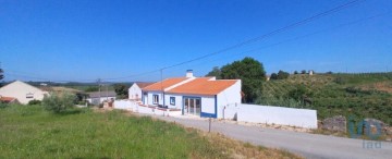 House 3 Bedrooms in Lamas e Cercal