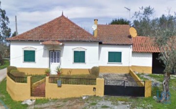 House 4 Bedrooms in Alvaiázere