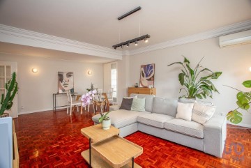 Apartment 3 Bedrooms in São Domingos de Benfica