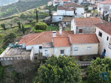House 3 Bedrooms in Valença do Douro