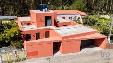 House 4 Bedrooms in Perafita, Lavra e Santa Cruz do Bispo