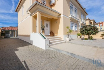 House 5 Bedrooms in Asseiceira