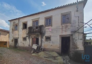 House 4 Bedrooms in Castanheira de Pêra e Coentral