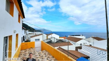 House 2 Bedrooms in Ribeira Quente