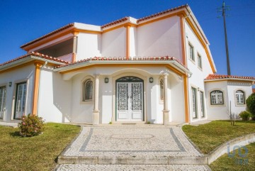 House 5 Bedrooms in Santo Onofre e Serra do Bouro