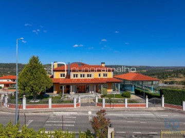 House 5 Bedrooms in Pinhel