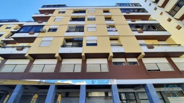 Apartment 3 Bedrooms in Faro (Sé e São Pedro)