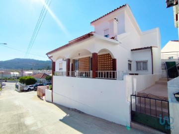 House 3 Bedrooms in Santa Maria Maior e Monserrate e Meadela