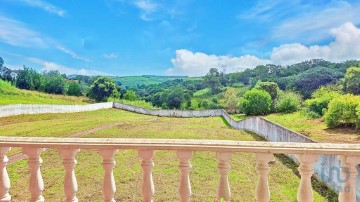 House 4 Bedrooms in Cadaval e Pêro Moniz