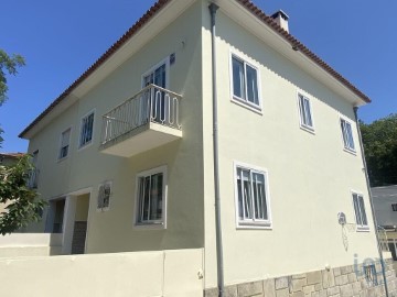 House 5 Bedrooms in Ramalde