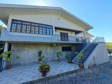 House 4 Bedrooms in Pereira