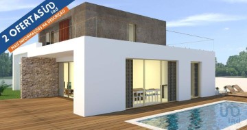 House 4 Bedrooms in Nossa Senhora do Pópulo, Coto e São Gregório