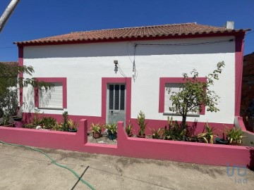 House 3 Bedrooms in Alpiarça