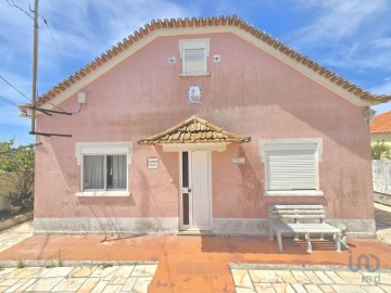 House 4 Bedrooms in Mafra