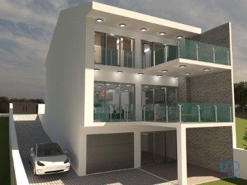 House 3 Bedrooms in Constantim e Vale de Nogueiras