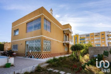 House 5 Bedrooms in Quelfes