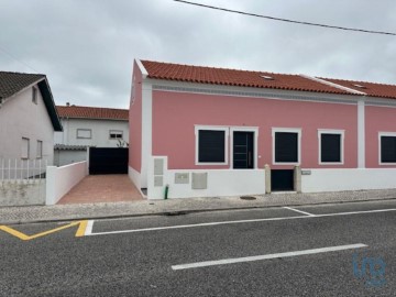 House 4 Bedrooms in Marinha Grande