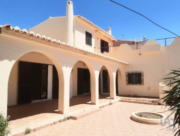 House 5 Bedrooms in Silves