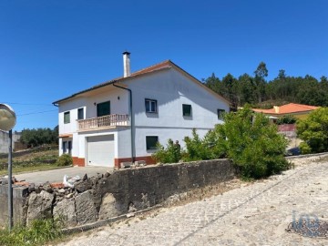 Maison 4 Chambres à Caranguejeira